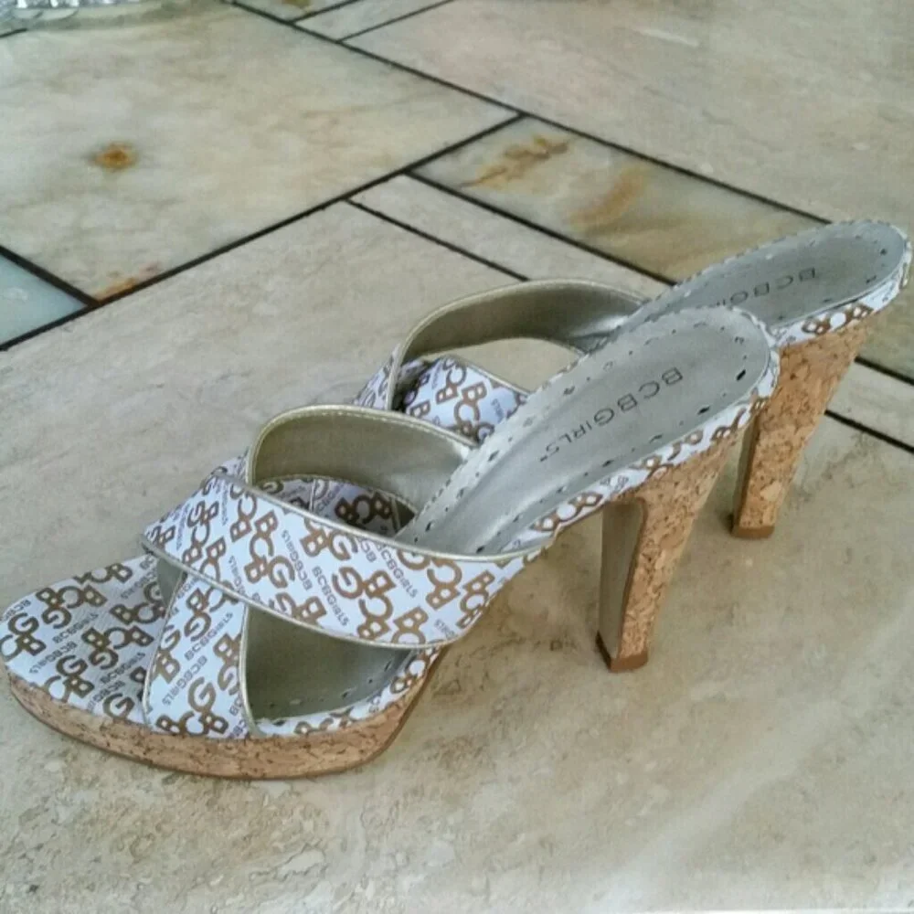BCBG White Sandal Heels 9.5 - Picture 2 of 2